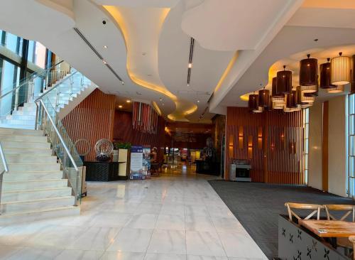 Astra condo with stunning view thumbnail 5