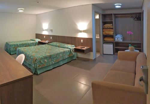 1 queen bed, 1 twin bed, 1 sofa bed