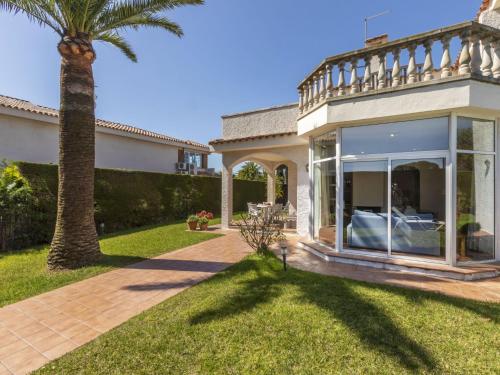 Holiday Home Serge by Interhome