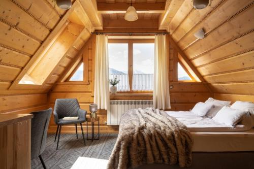 Double or Twin Room with Mountain View image 3