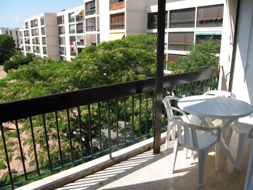 APPART 3 PIECES 6 couchages SAINT CYPRIEN PLAGE - FR-1-106-38 (Appartement T3 spacieux, 6 couchages a Saint-Cyprien Plage, proche port et commerces, parking securi) in Saint-Cyprien