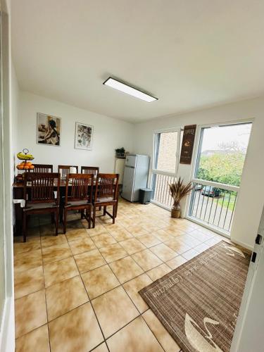 ห้องครัว, Ferienwohnung Rheinpanorama Lülsdorf (Ferienwohnung Rheinpanorama Lulsdorf) in เวสเซลิง