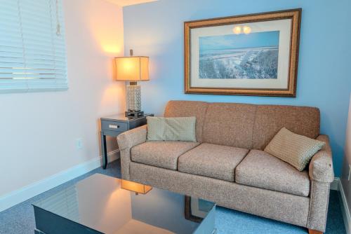 Towers On The Grove 724 Direct Oceanfront Suite Sleeps 6 guests - image 12