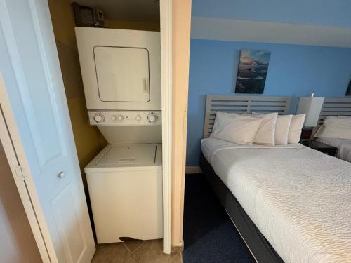 Towers On The Grove 724 Direct Oceanfront Suite Sleeps 6 guests - main image