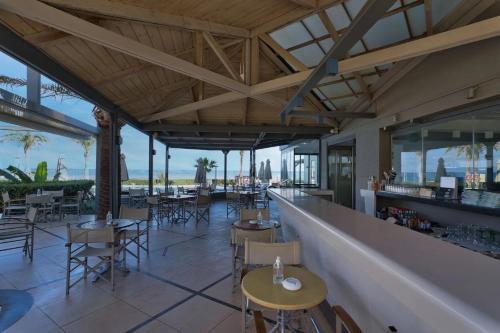 Pearl Beach - image 7