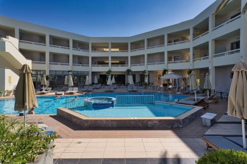 Pearl Beach - image 6