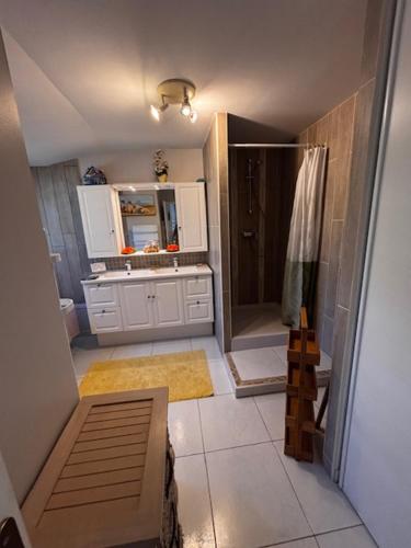 Grand gîte 8pers, proche mer, jardin et barbecue Grand gîte 8pers, proche mer, jardin et barbecue