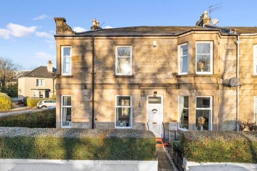 Large Terraced Home with Parking, Glasgow (photo 5)