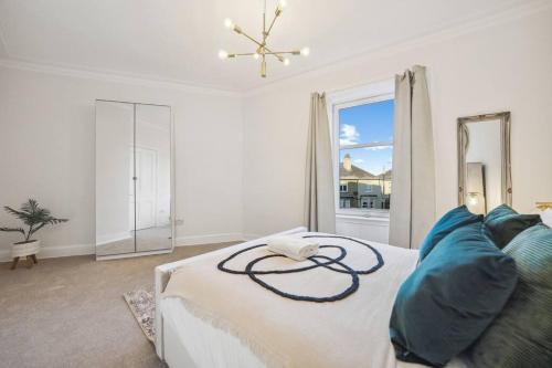Large Terraced Home with Parking, Glasgow (photo 8)