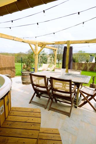 Vrt, Maison de vacances avec SPA in Octeville