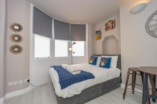 JoysPick Central Cozy Studio BN164MID10