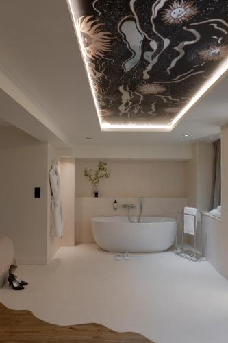 MiHotel Le Gourguillon 1