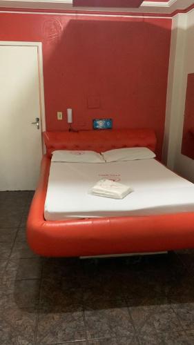 12 bedrooms, 12 beds