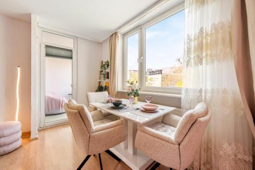 Wohnen auf Zeit, Stilvolles Apartment mit Balkon & Parkplatz nahe Frankfurt in Hanau