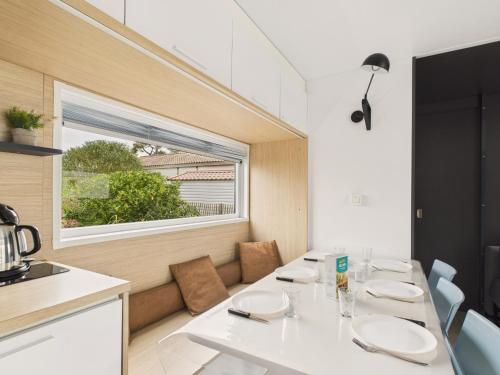 Joli chalet pour 6 résidence avec piscine - image 2