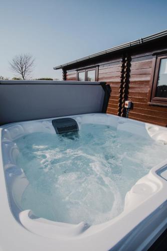 tuin, Ty Presto, Parc Y Fronwen in Niwbwrch