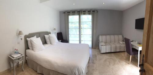 Etoile De Saint Paul - image 14