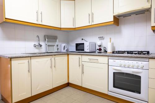 ห้องครัว, 3C Azores Place in ฟาชา เด ไบโซ