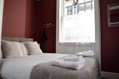 Grosvenor Place Guest House - image 2