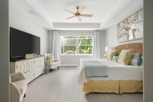Beachside Bliss 3BR, Heated Pool, Sleeps 10! in Wabasso Beach (FL)