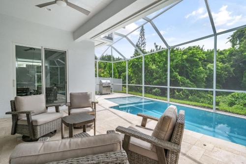 Beachside Bliss 3BR, Heated Pool, Sleeps 10! in Wabasso Beach (FL)