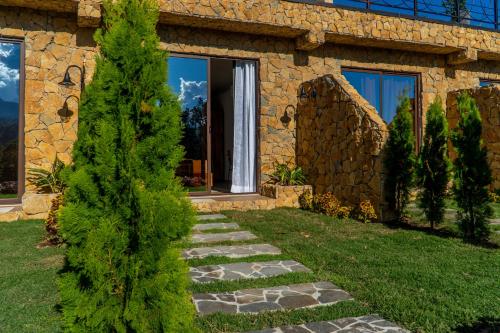 Kert, Bambuda Castle in Los Naranjos