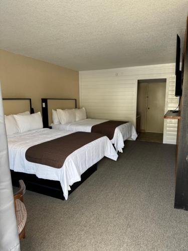 Sleepy Bear Motel near Alamo Steakhouse & Saloon