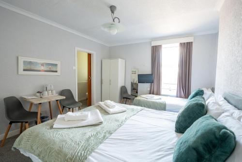 The Clifton Seafront Hotel Room Type - Triple Room