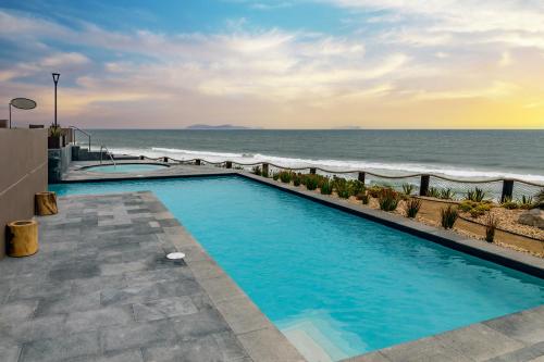 Condo Playas TJ with Balcony