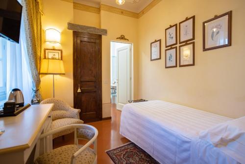 Single Room image 4