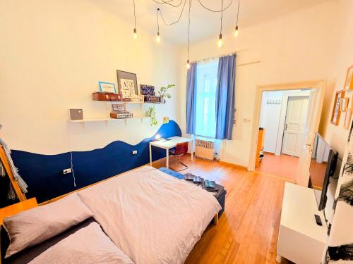 Artlovers' flat - Kazinczy street, Budapest