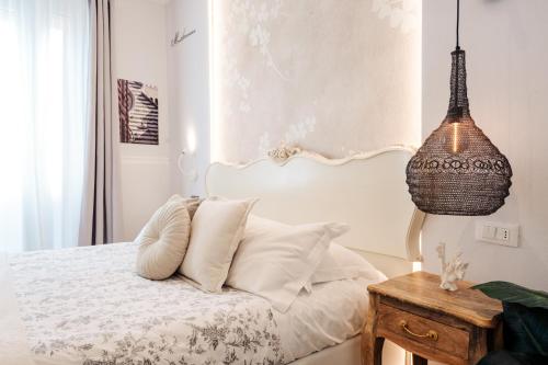 Deluxe Room image 10