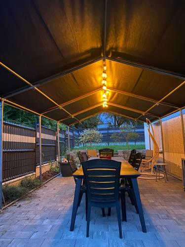 Maison neuve cocooning 6 personnes Avec Spa et piscine chauffée (Maison neuve cocooning 6 personnes Avec Spa et piscine chauffee) in Etival-Klērfonteina