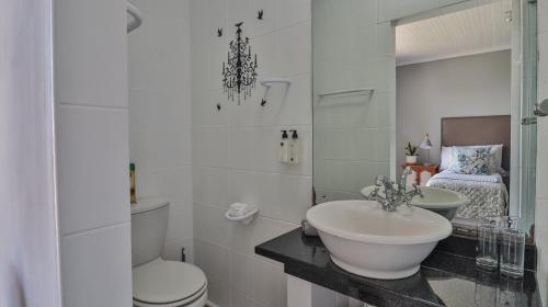  Double Room image 1