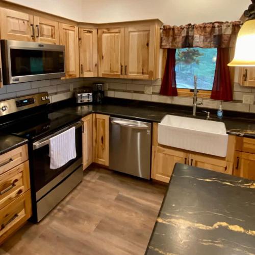 The Lake House - New Home on Lower Kaubinshine Lk in Minocqua, USA