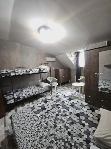 Kiev hostel – Tbilisi, MA