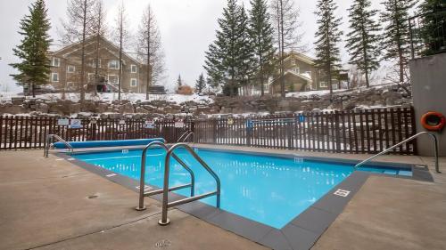 Úszómedence, Stone Creek Chalet by Fernie Lodging Company in Fernie (Brit Kolumbia)