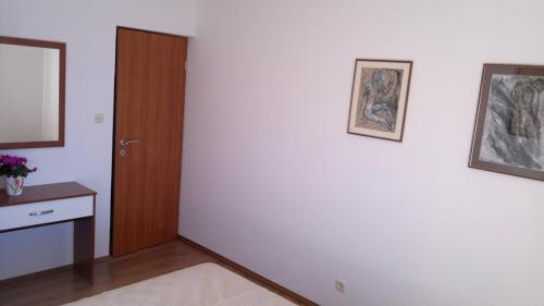House Racic - image 9