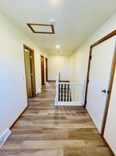 Zero Rock Two-Story Suite - image 7