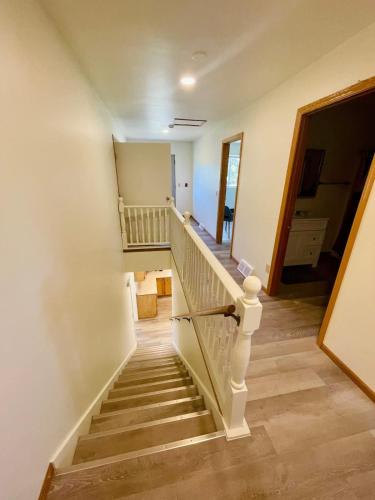 Zero Rock Two-Story Suite - image 12
