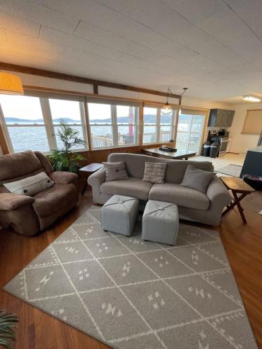 Waters Edge Cottage - image 3