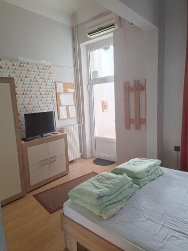 One-Bedroom Apartment image 9