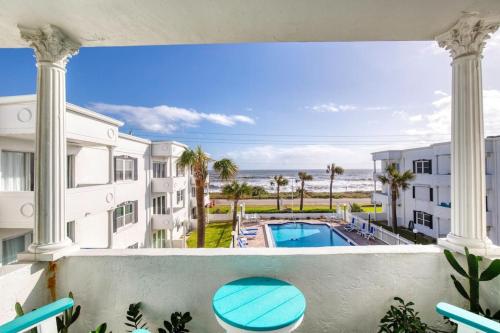 Oceanfront Elysium with a pool