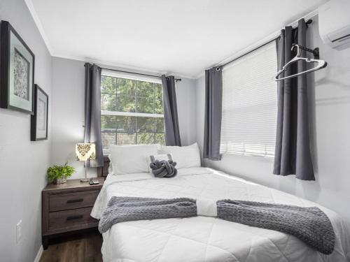 Gold Star Escape Cozy and Quiet Little Retreat in Thonotosassa