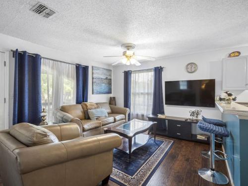 Spacious Stay, Family Comfort, Quiet Escape