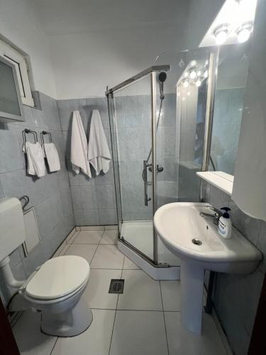 Cozy Apt near Coltea Hospital Old Town