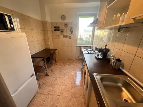 Cozy Apt near Coltea Hospital Old Town