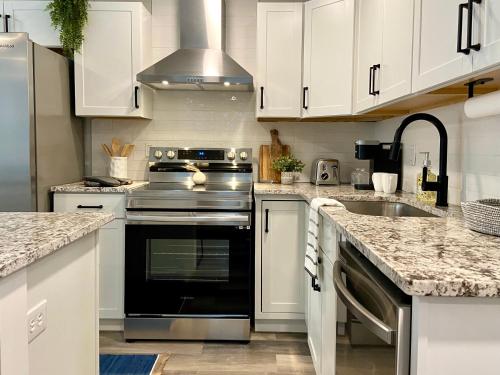 Furnished oversize Rooms in a Home in Sandtown-Southeastern Atlanta