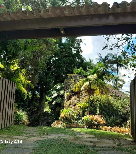 . Casa Jardim Cachoeira Privativa no Cascatinha