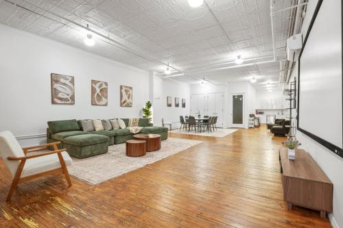 Massive SoHo Loft 4 Bedrooms 2 Bath 7 Beds, New York (photo 6)